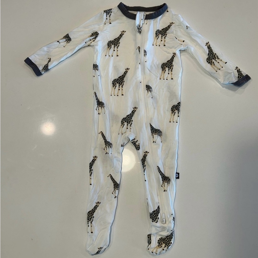 Kyte baby giraffe sleeper